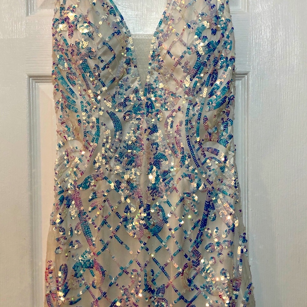 HOCO or cocktail dress size 6 mint condition. Worn once just dry cleaned $200